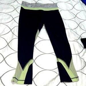 Iulu Lemon crop workout pants